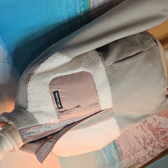 Columbia Lodge Sherpa In Dove Sea Salt Color Medium - Picture 5 of 8